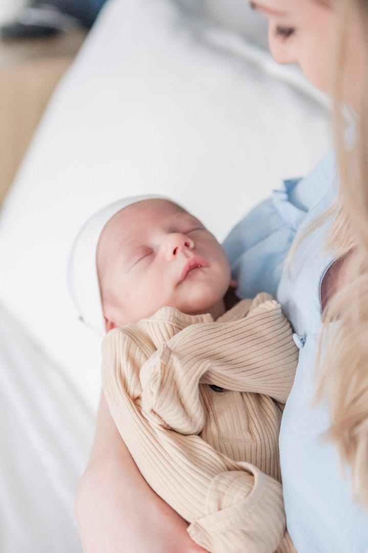 newborn in home session