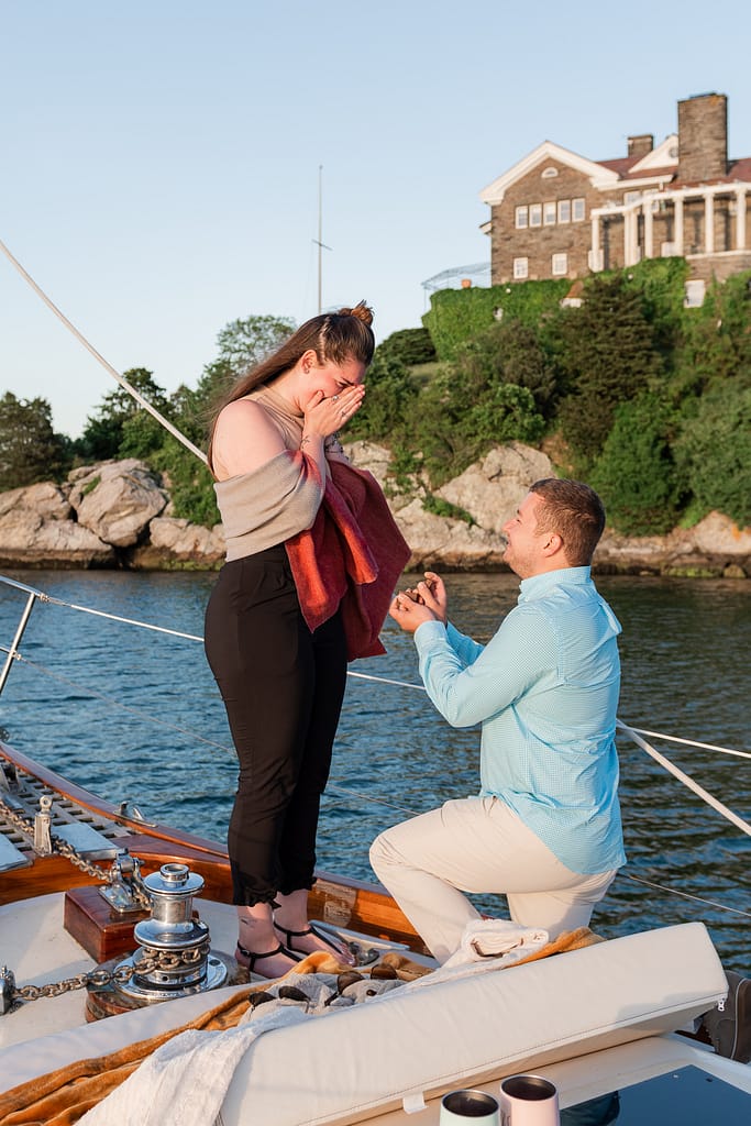 man proposes to girlfriend at brenton cove in newport, ri